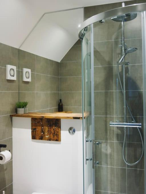 The Palm House Falmouth - Minutes From The Beach! Экстерьер фото